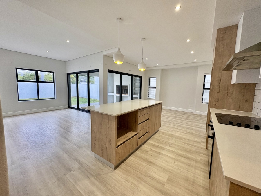 4 Bedroom Property for Sale in Sandown Western Cape